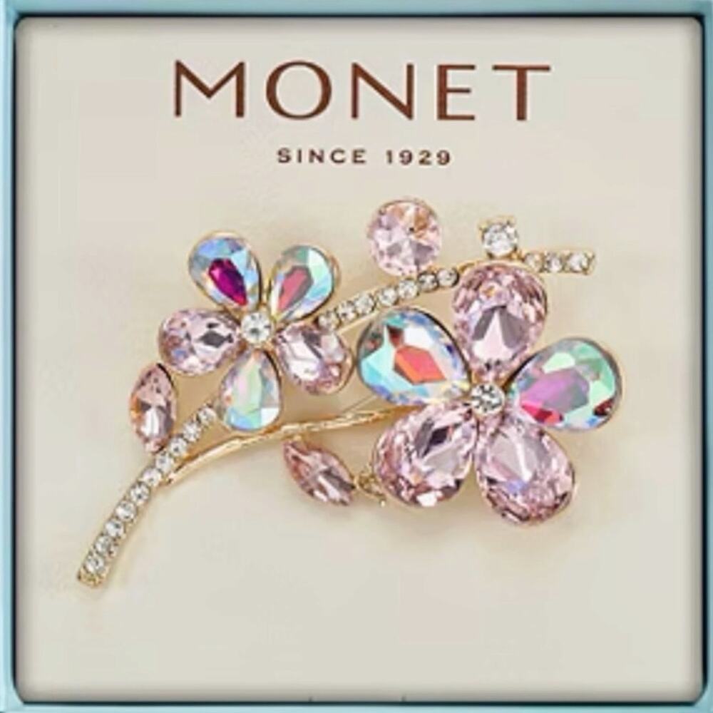 MONET Flower Brooch Pin Gold Tone Rhinestone Pink AB Crystal Figural New in Box - Picture 2 of 10